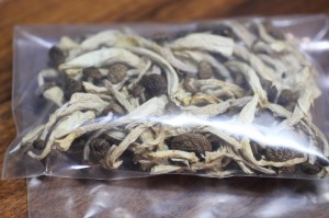 干し野菜生活_干ししめじ袋詰