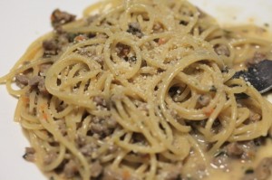 肉味噌ミートクリームパスタ_パルミジャーノ・レッジャーノ