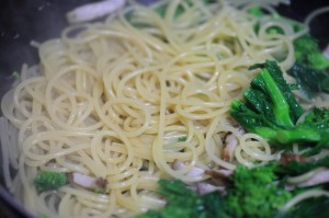 菜の花とベーコンの和風パスタ_工程5