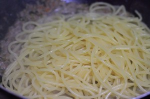 肉味噌ミートクリームパスタ_工程4