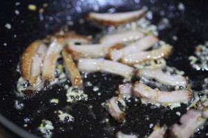 菜の花とベーコンの和風パスタ_工程3