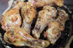 鶏手羽元のピリ辛燻製_工程2