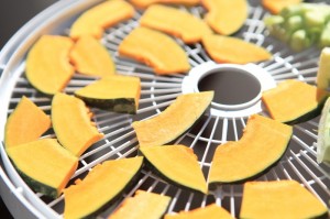 干し野菜生活_かぼちゃ干し中