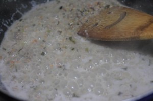 肉味噌ミートクリームパスタ_工程3_とろみ