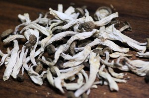 干し野菜生活_干ししめじ完成