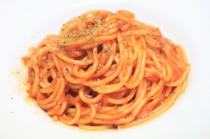 トマトソースパスタ