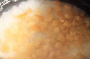 燻製たくあんの炊き込みご飯_工程3