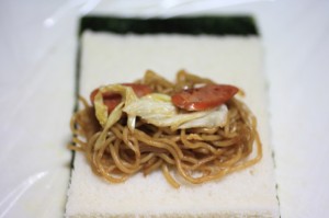 恵方巻き焼きそばパン_工程2