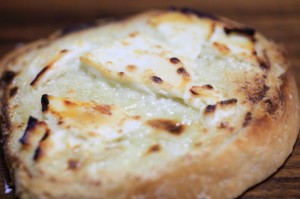 干しヨーグルトでチーズ作り_トースト