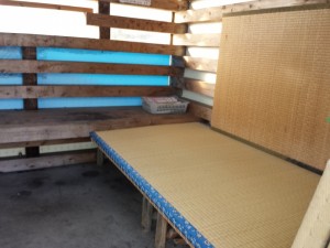 2016-03-22 16.49.44_遍路小屋内の畳