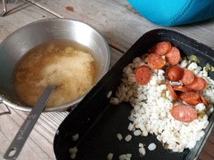 2016-03-23 06.35.06_味噌汁と麦飯