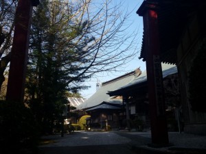 2016-03-29 08.04.07_赤い門柱