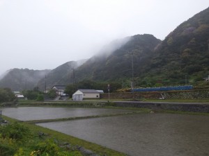 2016-04-04 10.43.41_霞がかかる山